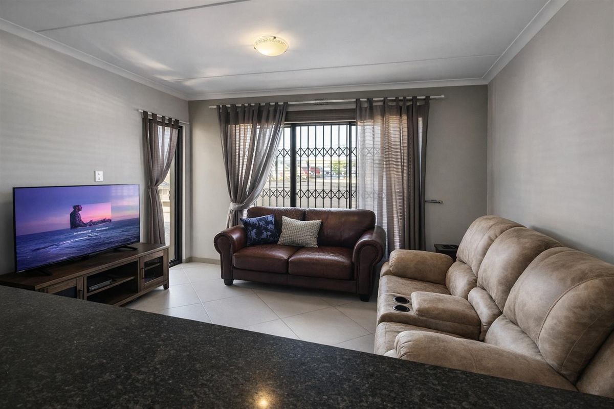 Ground Floor 2 Bedroom Apartment with Garden : For Sale within Buh-Rein Estate - Photo 2