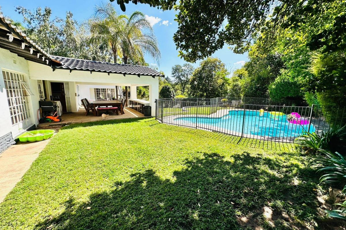 Charming Bryanston Home with Separate Flatlet - Photo 5