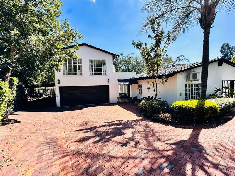 Charming Bryanston Home with Separate Flatlet - Photo 6