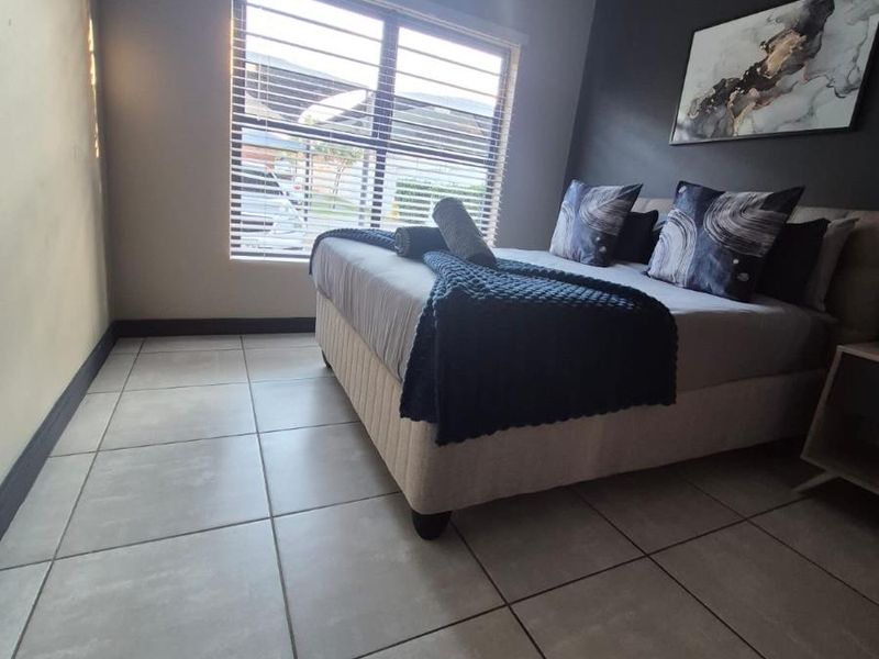 spacious unit is available to rent in The Blyde Estate - Photo 3