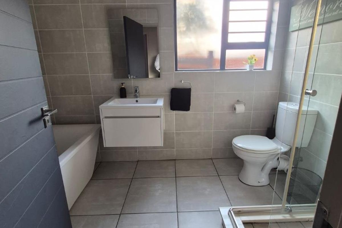 spacious unit is available to rent in The Blyde Estate - Photo 4