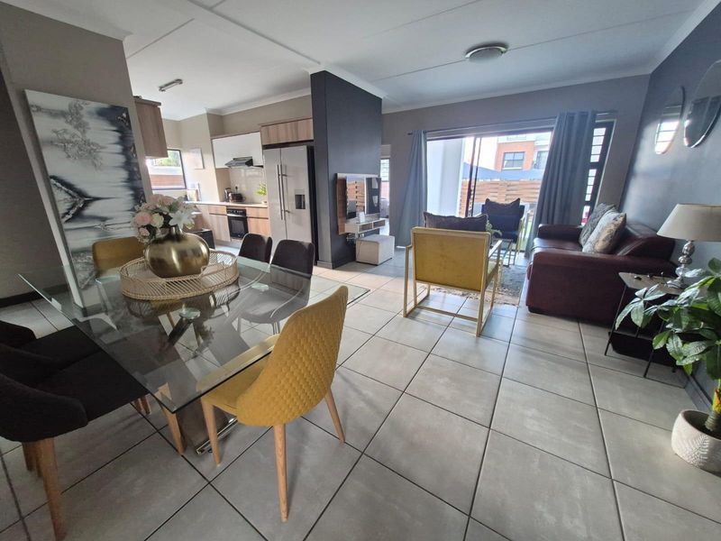 spacious unit is available to rent in The Blyde Estate - Photo 1