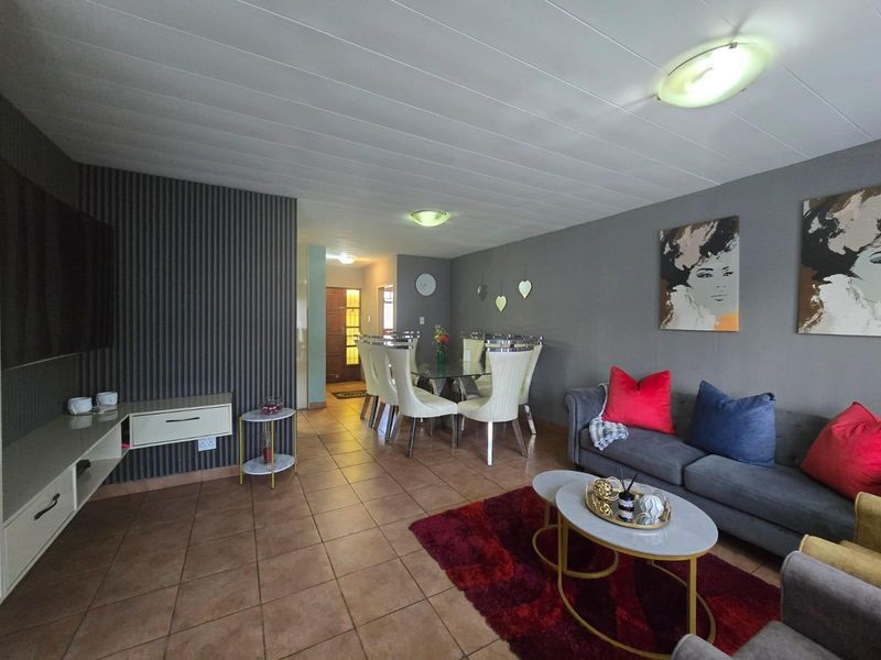 Looking for modern, low-maintenance living in the perfect location? This is it! - Photo 2