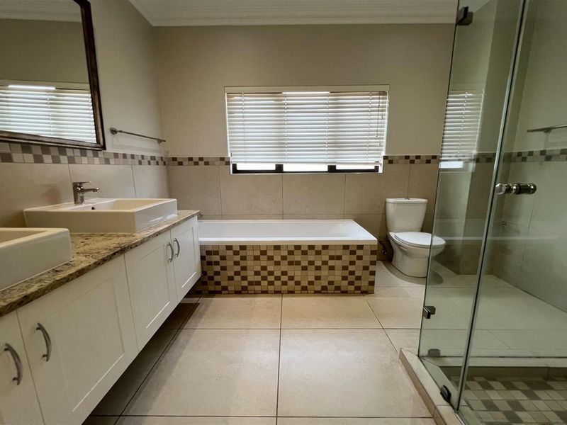 Immaculate Home in Umhlali Golf Estate - Photo 8