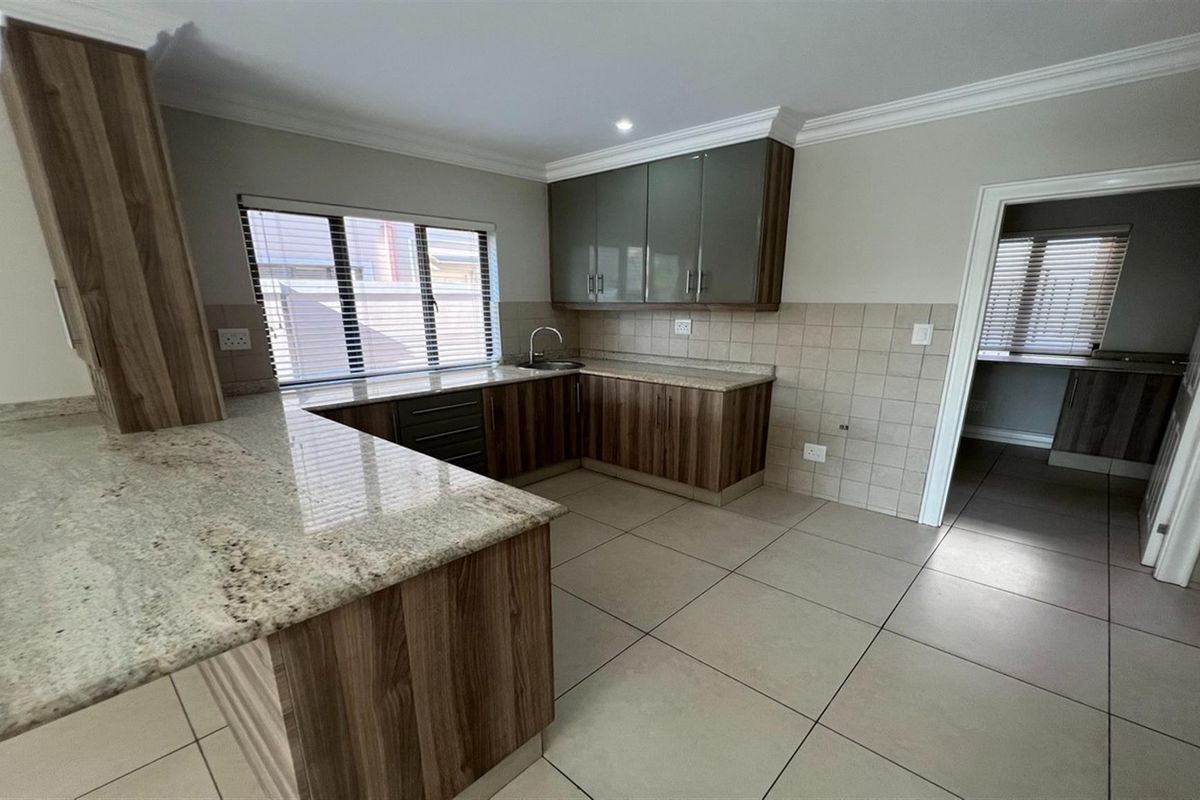 Immaculate Home in Umhlali Golf Estate - Photo 4