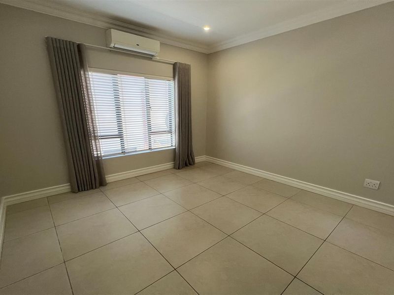 Immaculate Home in Umhlali Golf Estate - Photo 10