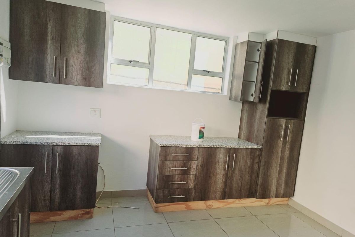 Cottage To Rent in Longcroft - Photo 3