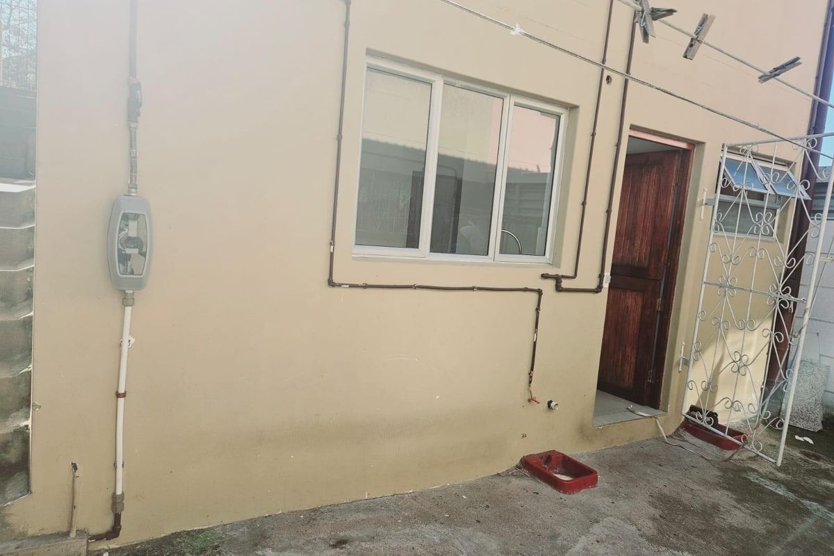 Cottage To Rent in Longcroft - Photo 5