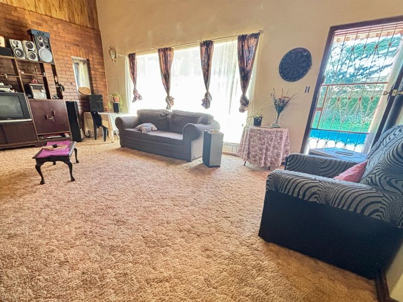 House with flatlet for sale - Sasolburg - Photo 2