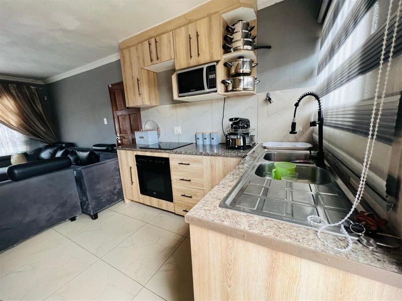 House For Sale in CE 7, Vanderbijlpark CE - Photo 1