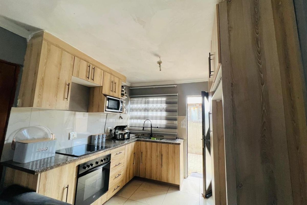 House For Sale in CE 7, Vanderbijlpark CE - Photo 4