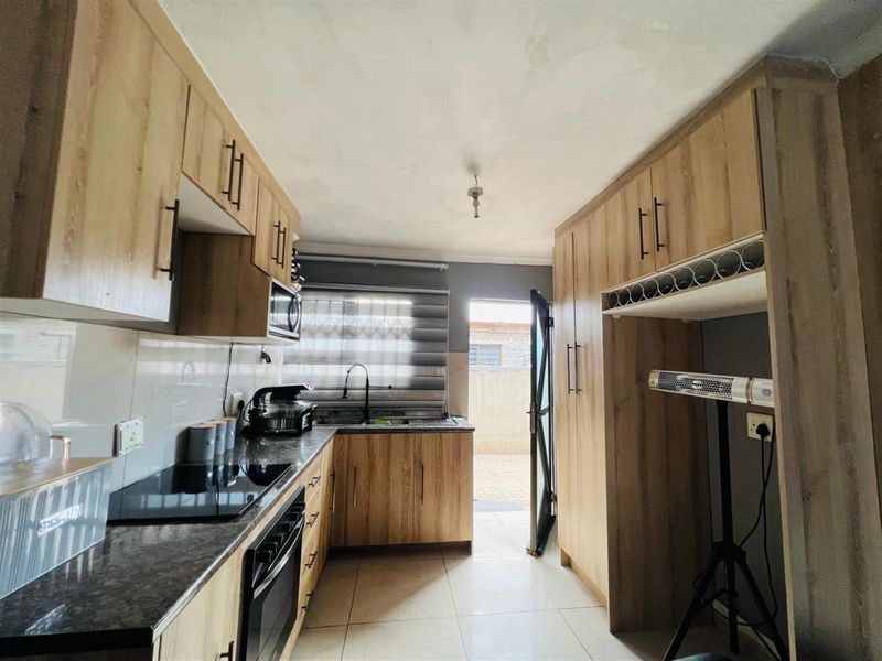 House For Sale in CE 7, Vanderbijlpark CE - Photo 5