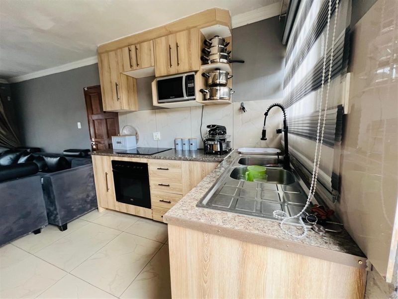 House For Sale in CE 7, Vanderbijlpark CE - Photo 2