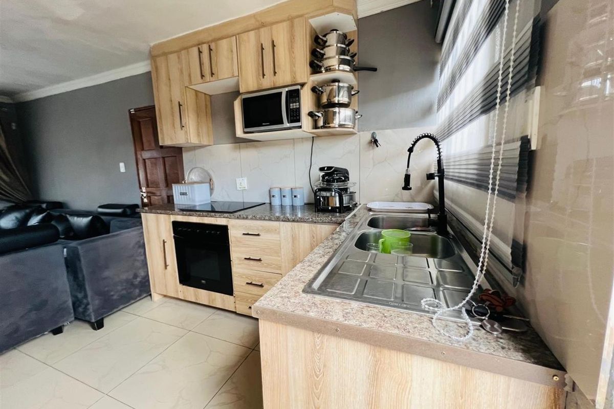 House For Sale in CE 7, Vanderbijlpark CE - Photo 2