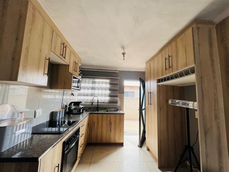 House For Sale in CE 7, Vanderbijlpark CE - Photo 3