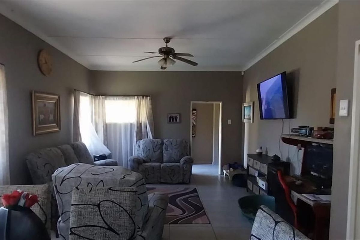 House For Sale in Ernestville, Kimberley - Photo 3