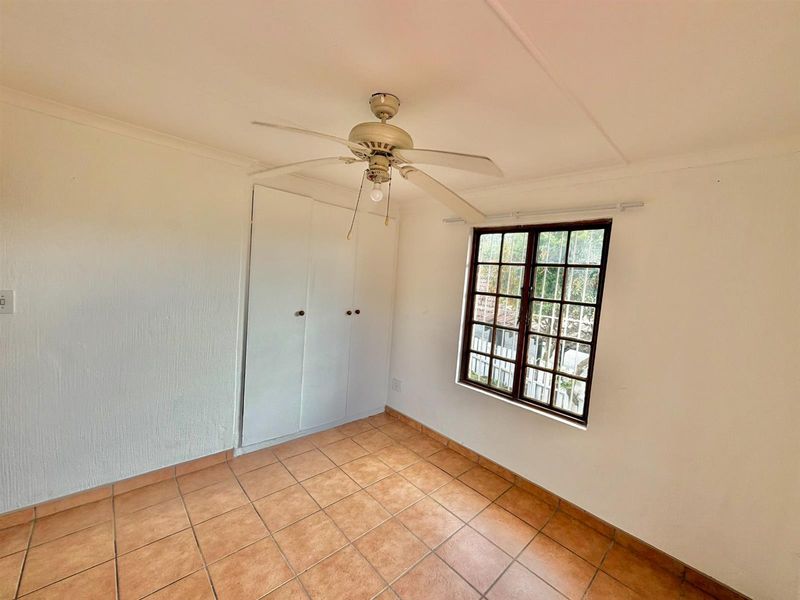 Townhouse For Sale in Port Edward, KwaZulu Natal - Photo 10