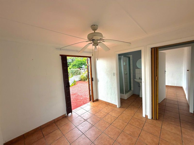 Townhouse For Sale in Port Edward, KwaZulu Natal - Photo 8
