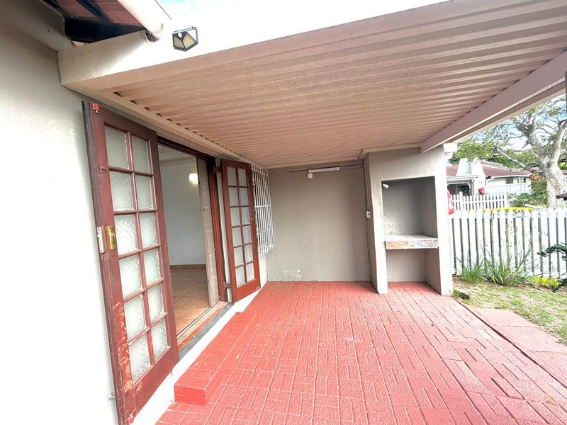 Townhouse For Sale in Port Edward, KwaZulu Natal - Photo 3