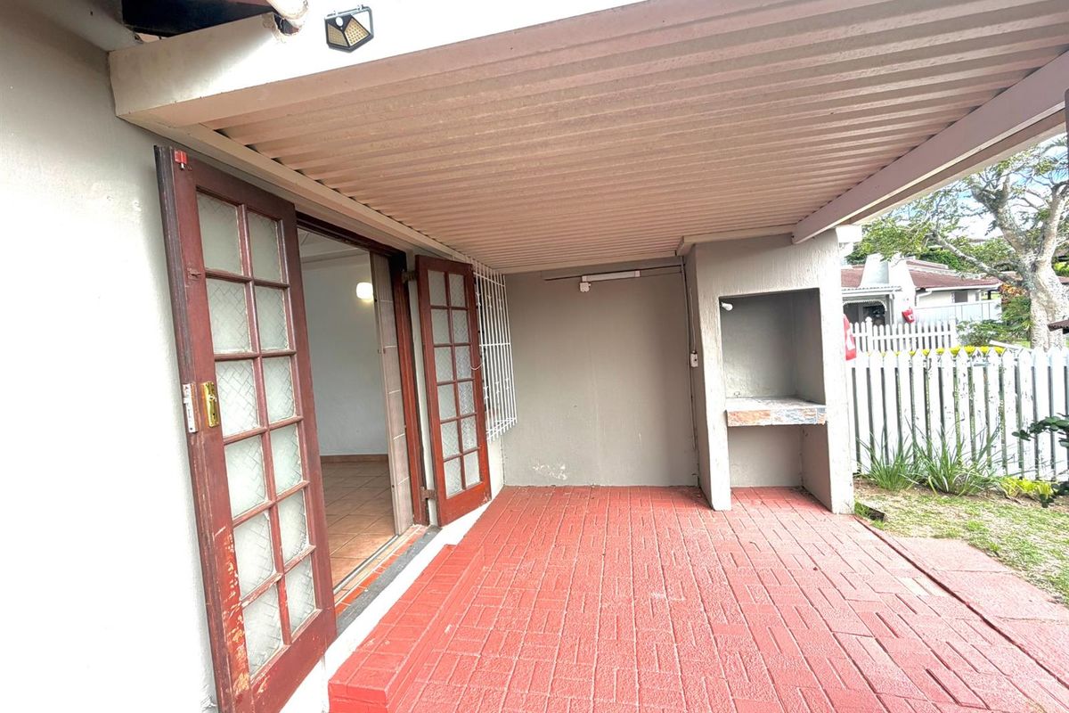 Townhouse For Sale in Port Edward, KwaZulu Natal - Photo 3