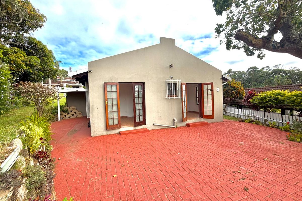 Townhouse For Sale in Port Edward, KwaZulu Natal - Photo 2