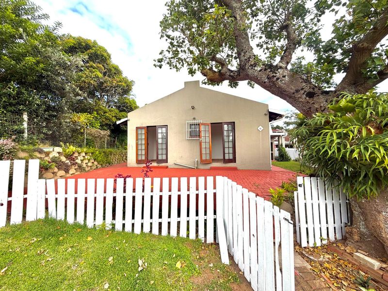 Townhouse For Sale in Port Edward, KwaZulu Natal - Photo 1