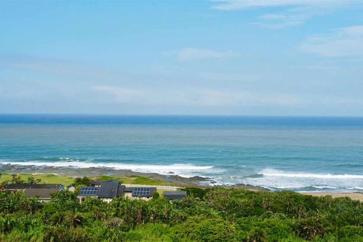 Luxury Coastal Living - Spectacular 5-Bedroom Designer Home - Photo 3