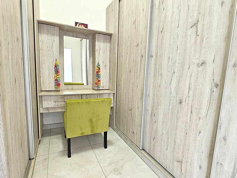 Luxury Coastal Living - Spectacular 5-Bedroom Designer Home - Photo 9