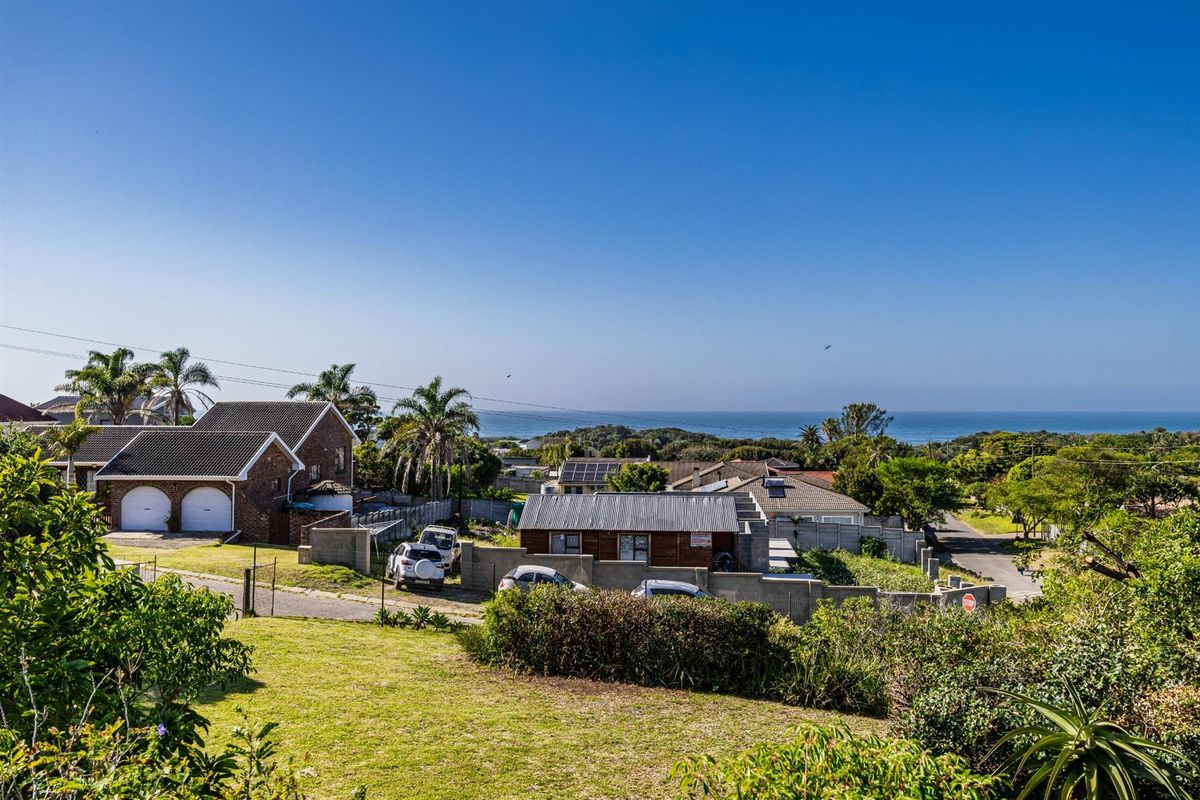Family Home with Sea Views and Large erf!!!! - Photo 2