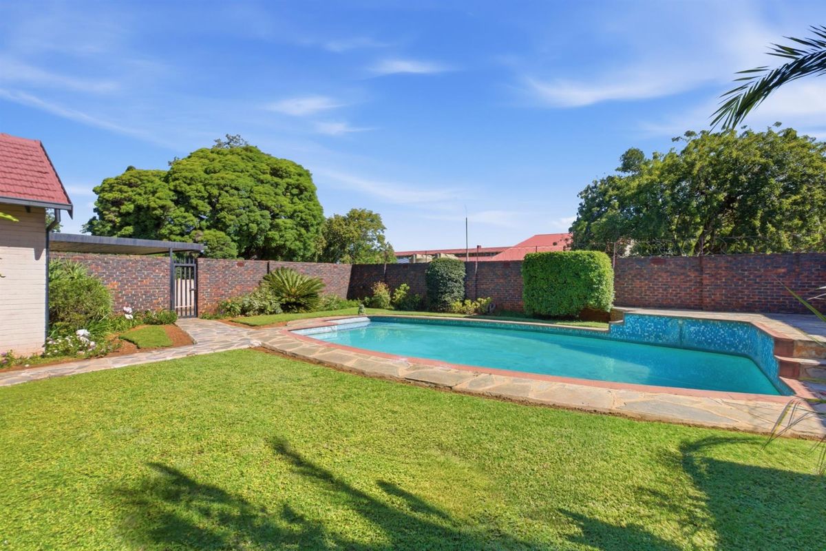 House For Sale in Edleen, Kempton Park - Photo 3