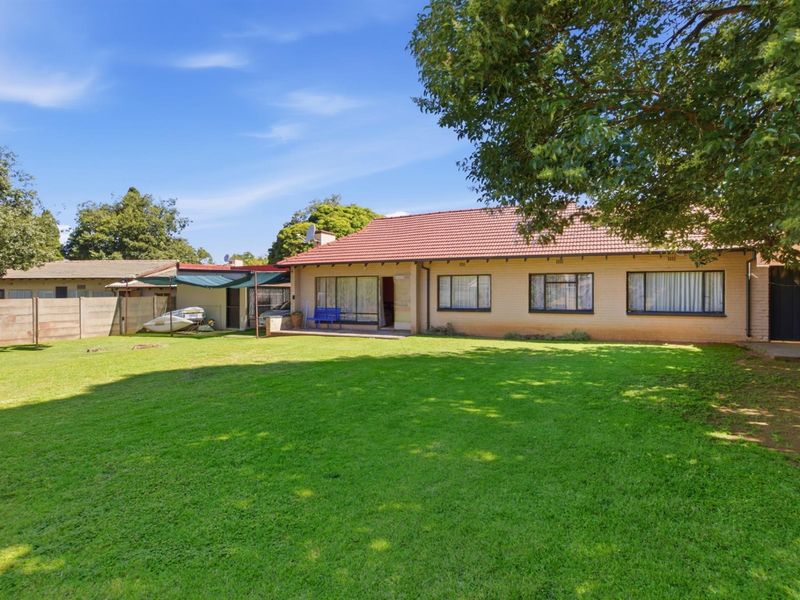House For Sale in Edleen, Kempton Park - Photo 1