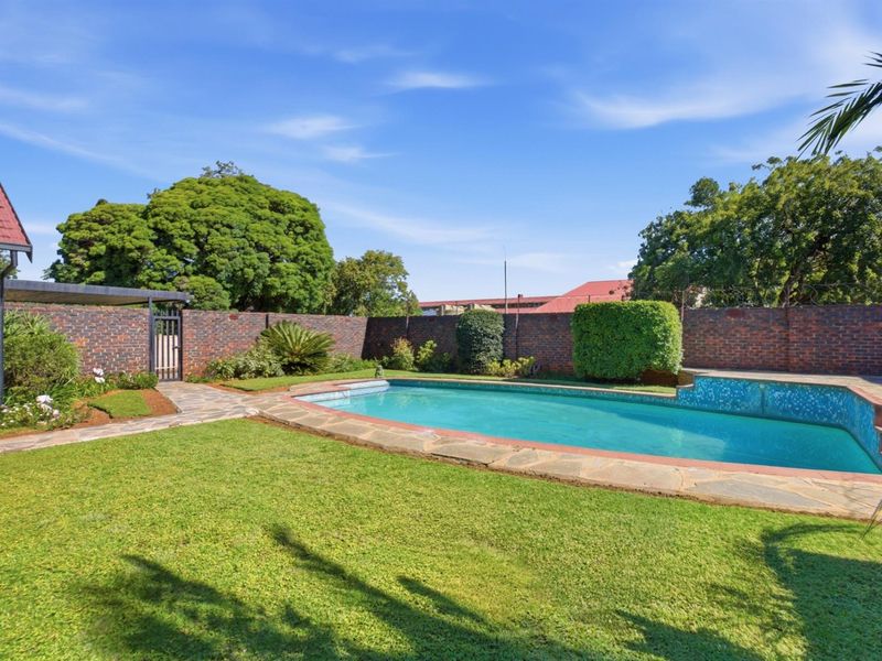 House For Sale in Edleen, Kempton Park - Photo 2