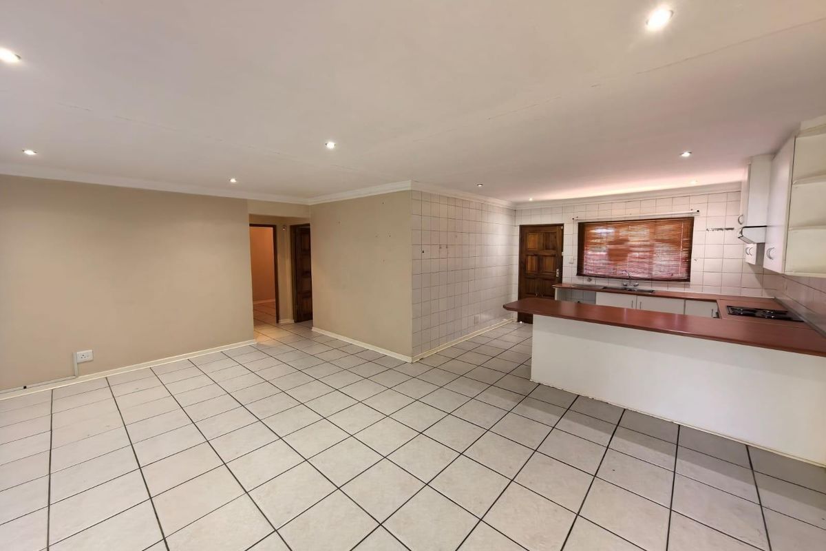 Easy Living, Big Comfort: Your Perfect Start or Serene Downscale in South Ridge, Kimberley - Photo 4