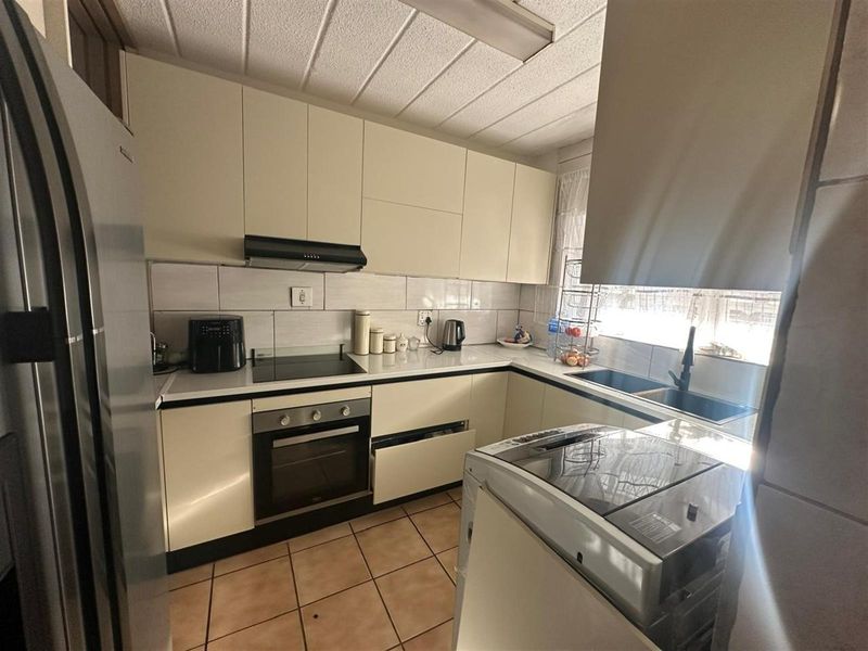 Modern 2-Bedroom Apartment in Secure Florida Cabanas - Excellent Investment Opportunity - Photo 2