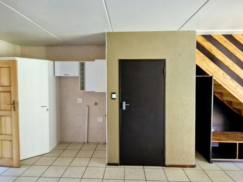 Move-In Ready Duplex with Spacious Garden - Ideal for First-Time Buyers - Photo 8