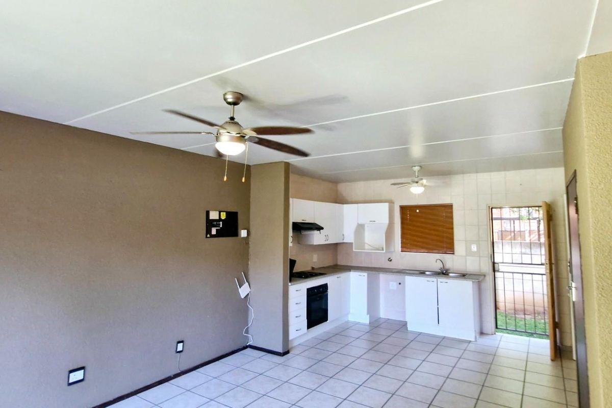 Move-In Ready Duplex with Spacious Garden - Ideal for First-Time Buyers - Photo 2