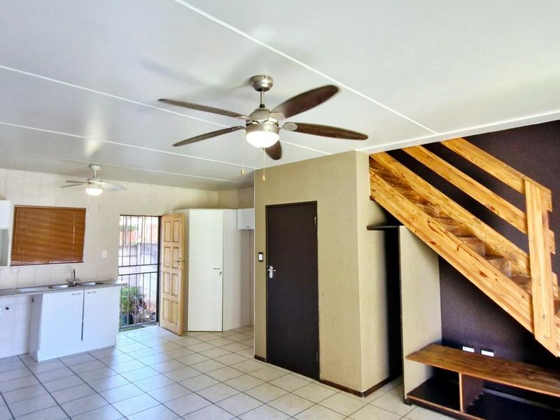 Move-In Ready Duplex with Spacious Garden - Ideal for First-Time Buyers - Photo 10