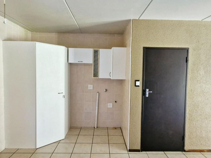 Move-In Ready Duplex with Spacious Garden - Ideal for First-Time Buyers - Photo 7