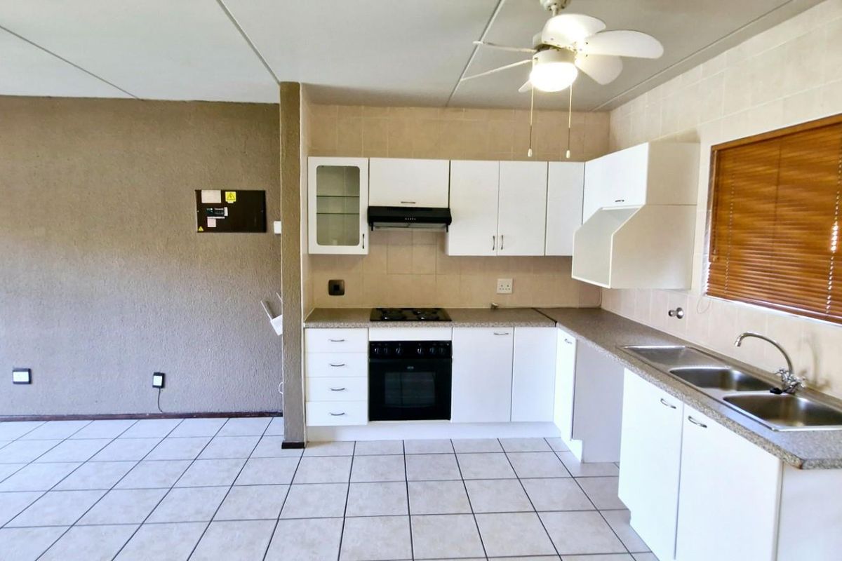 Move-In Ready Duplex with Spacious Garden - Ideal for First-Time Buyers - Photo 3