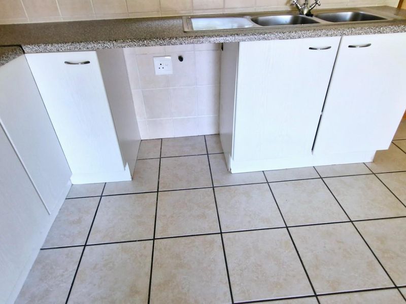 Move-In Ready Duplex with Spacious Garden - Ideal for First-Time Buyers - Photo 5