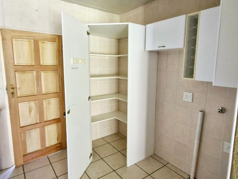 Move-In Ready Duplex with Spacious Garden - Ideal for First-Time Buyers - Photo 4