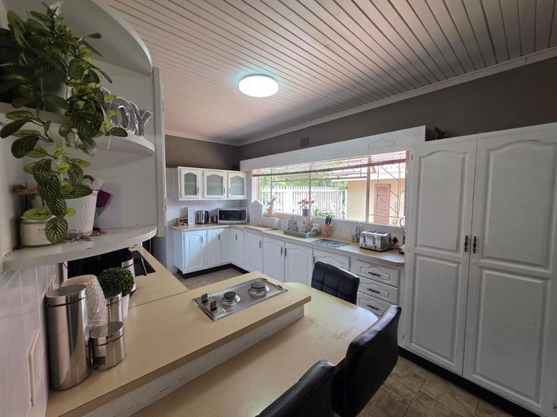 House For Sale in Vanderbijlpark SE 1, Vanderbijlpark SE, Vanderbijlpark - Photo 3