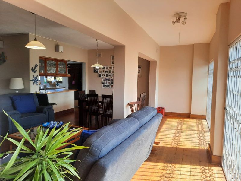 Mansion For Sale in Bluff, Durban, KwaZulu Natal - Photo 8