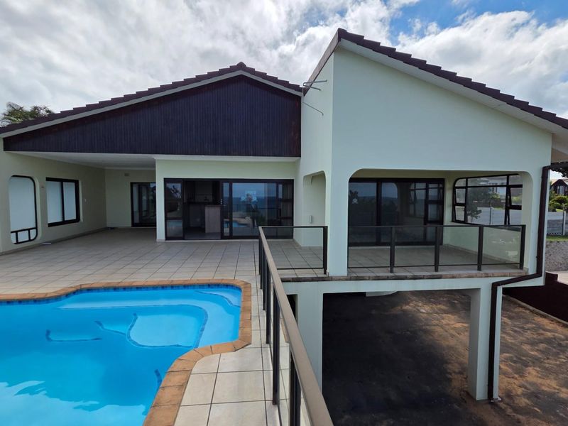 Beautiful 4 bedroom home with spectacular seaviews in Shelly Beach - Photo 2