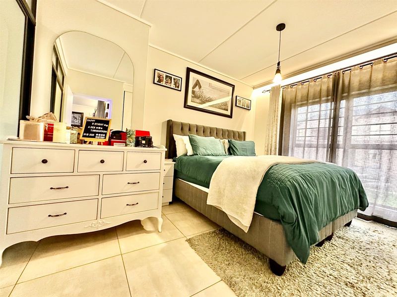 3 Bedroom, 2 Bathroom Apartment For Sale in The Polofields, Waterfall, Midrand - Photo 1