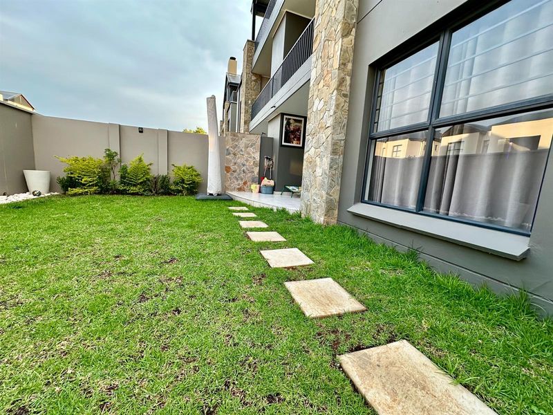 3 Bedroom, 2 Bathroom Apartment For Sale in The Polofields, Waterfall, Midrand - Photo 2