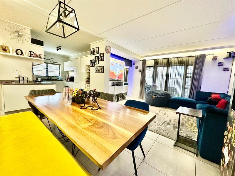 3 Bedroom, 2 Bathroom Apartment For Sale in The Polofields, Waterfall, Midrand - Photo 6