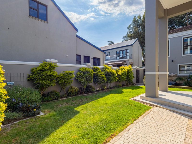 Elegant Contemporary Family home in popular Eversdal Heights Estate - Photo 2