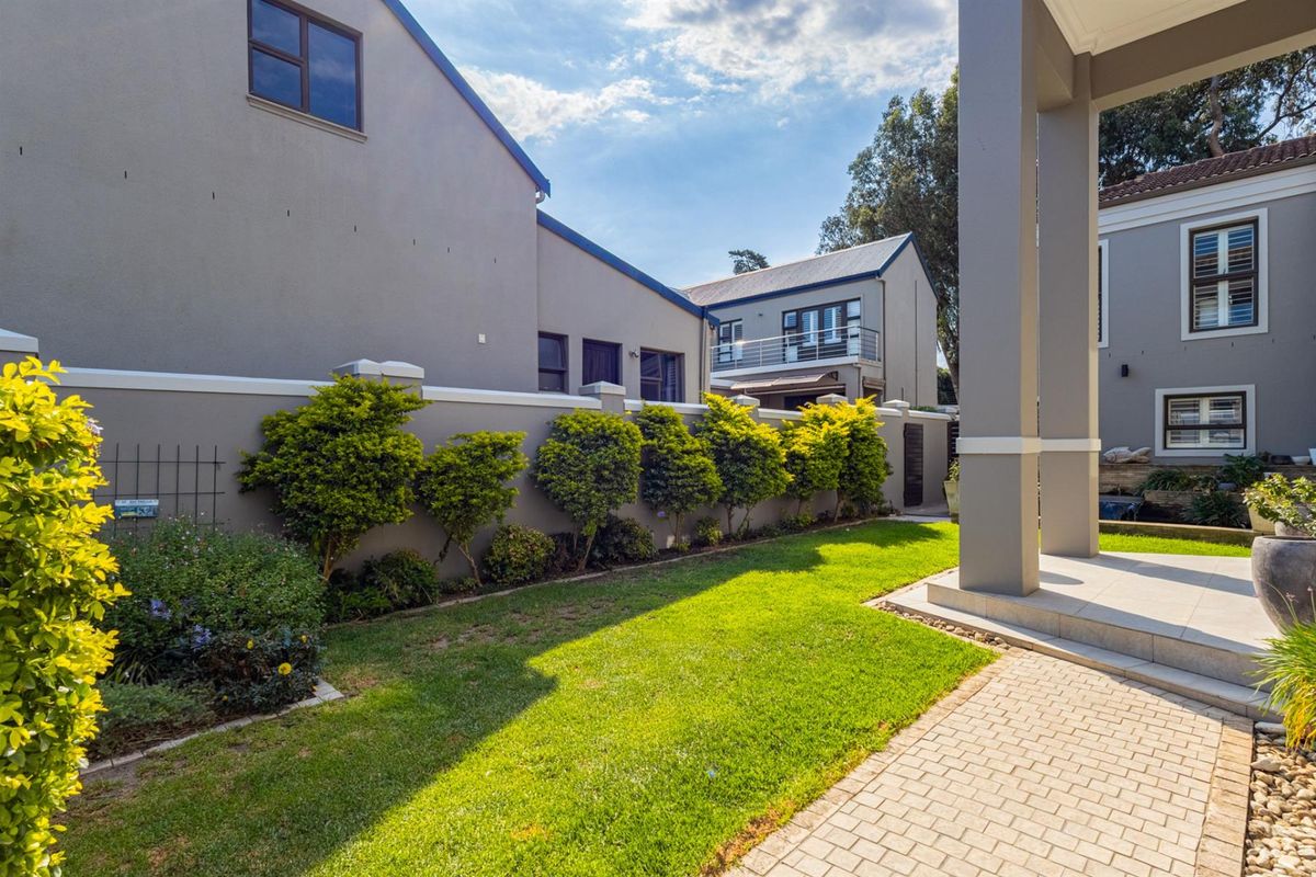 Elegant Contemporary Family home in popular Eversdal Heights Estate - Photo 2