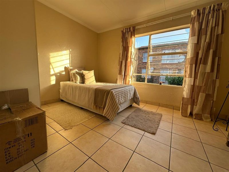 Apartment For Sale in Discovery, Roodepoort - Photo 9